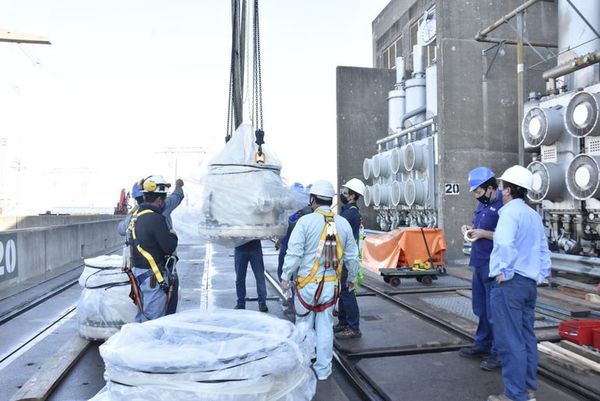 Yacyretá tiene turbinas fuera de servicio a causa de la sequía que afecta al río Paraná - Nacionales - ABC Color