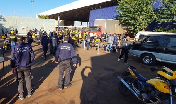 Rigurosos controles en la cabecera del Puente de la Amistad, lado brasileño - ABC en el Este - ABC Color