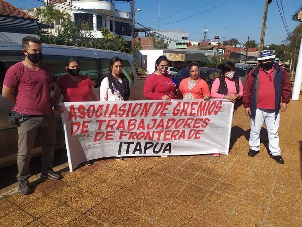 AFECTADOS POR EL CIERRE DE LA FRONTERA SIGUEN EN PIE DE GUERRA