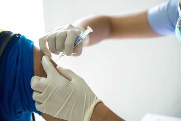 Por orden judicial, vacunarán a adolescente de 16 años con diabetes