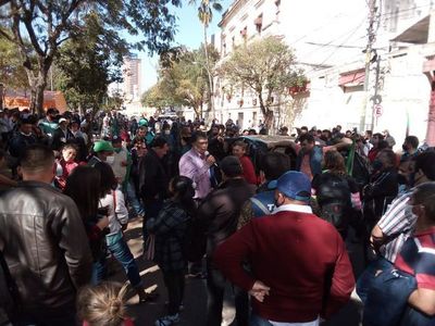 Campesinos exigen urgente revisión de acuerdo firmado con el Gobierno - Nacionales - ABC Color