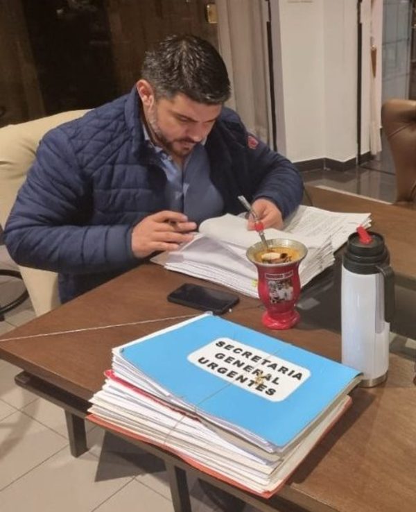“Nenecho” renuncia a Intendencia y Ullón se perfila para interinar en Asunción