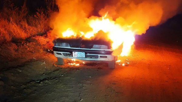 En Ponta Porã hallan incendiado el auto utilizado en intento de asalto a funcionarios de Municipalidad