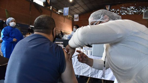 Chicanas frenan pesquisas por las vacunaciones vip