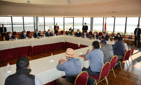 Cañicultores se reunieron con senadores y expusieron falencias del sector