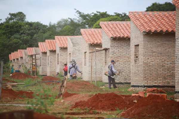 Indert y el MUVH gestionan la construcción de más de 1.500 casas en colonias rurales - El Trueno