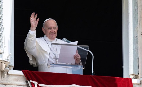Papa Francisco envió un mensaje tras su operación: «Estoy conmovido por los afectuosos saludos recibidos»