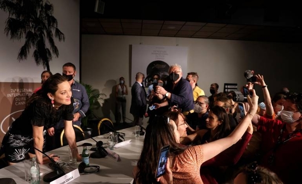 Diario HOY | Cannes se blinda contra la covid