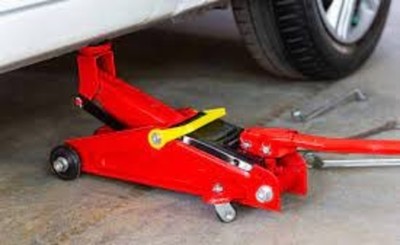 Murió aplastado por su propio furgón mientras lo reparaba