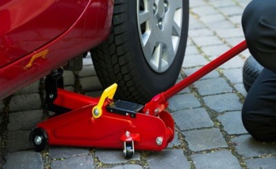 Murió aplastado por su propio furgón mientras lo reparaba