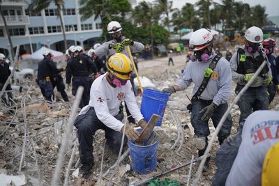 Asciende a 46 la cifra de muertes confirmadas tras derrumbe de edificio en Miami - Megacadena — Últimas Noticias de Paraguay