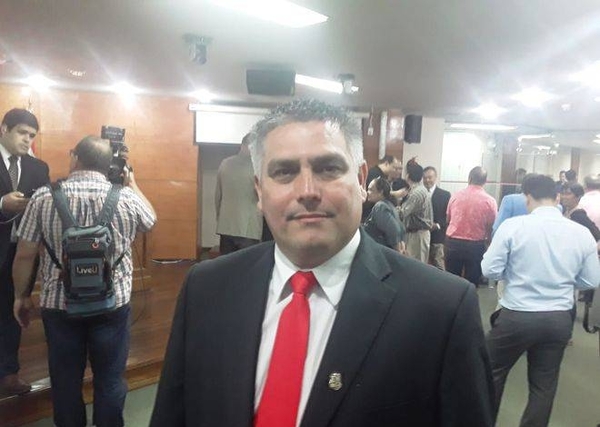 Diario HOY | César Ojeda es electo como intendente interino de Asunción