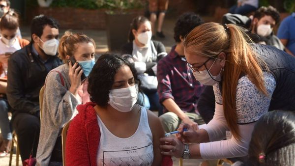 Plantean al Gobierno declarar dos días de asueto para vacunación
