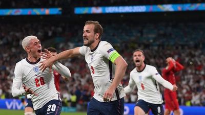 Inglaterra esquiva el fracaso en Wembley