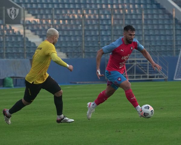 Muchos goles en tres tiempos e igualdad entre Cerro y Guaraní en amistoso