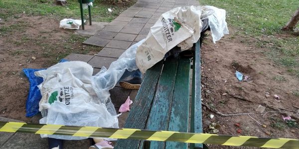 Hallan dos cuerpos sin vida en zona de la Recoleta