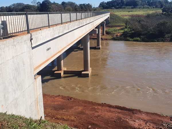Puente que une Minga Guazú y Los Cedrales quedó habilitado