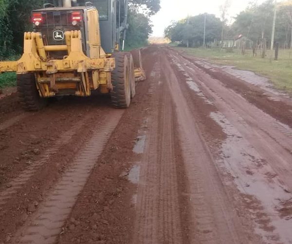 Realizan apertura y reparación de caminos en Mallorquín