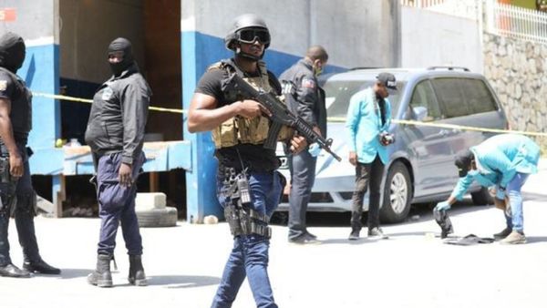 Cuatro "mercenarios" muertos y dos detenidos tras asesinato del presidente de Haití, informaron