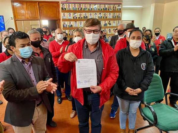 Digno Caballero creó una comisión para transferirse dinero municipal a sí mismo