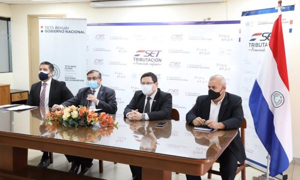 Denuncian a gobernador de Central por blanquear USD 1 millón