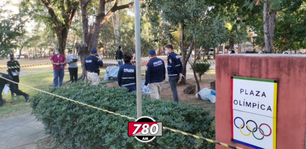 Pareja de coreanos aparece muerta en plaza capitalina, sin signos de violencia - ADN Digital