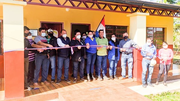 INAUGURAN MEJORAS EN EL COLEGIO SAN COSME