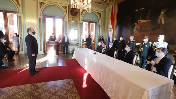 José Antonio Dos Santos jura como nuevo embajador ante los EEUU
