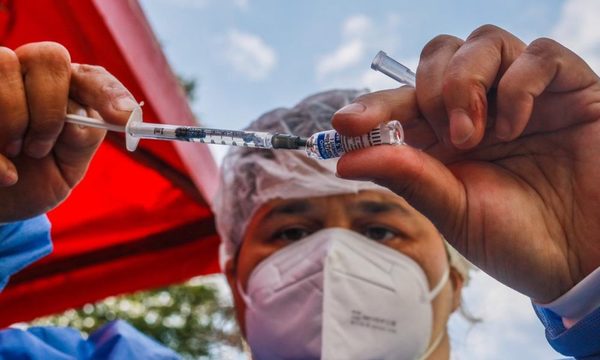 Covid-19: vacunación se habilitará a trabajadores esenciales este lunes 12 de julio