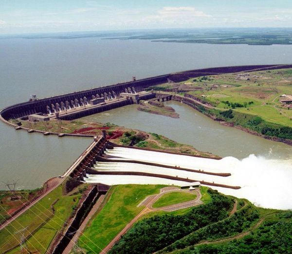 Director brasileño de Itaipú insiste sobre el carácter estratégico de Itaipú en el día en que alcanza 2.800.000 GWh de producción acumulada - Nacionales - ABC Color