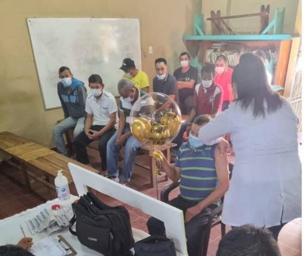 Diario HOY | Internos del penal de Villarrica y Buen Pastor fueron inmunizados