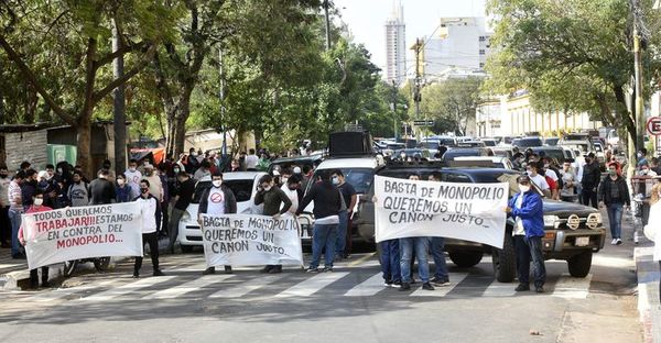 Más protestas contra la disposición de Conajzar sobre catastro de tragamonedas - Nacionales - ABC Color