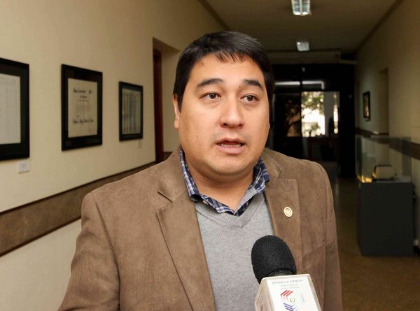 Eduardo Nakayama califica de traición designación de César Ojeda como intendente interino - Megacadena — Últimas Noticias de Paraguay