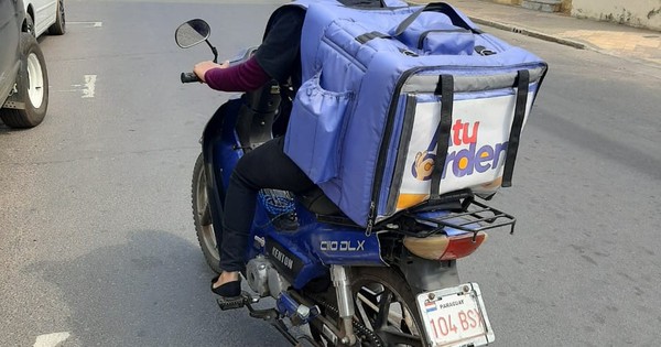 La Nación / Trabajadores de delivery lamentan que Salud no los tuvo en cuenta como esenciales