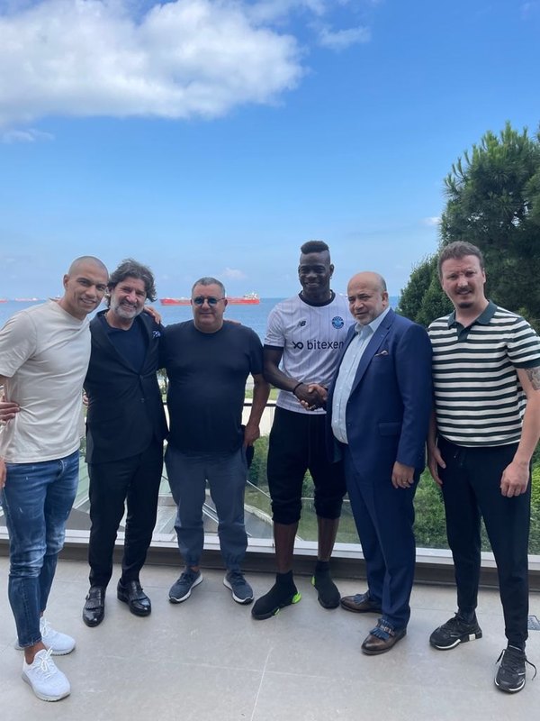 Mario Balotelli ficha por el Adana Demirspor de Turquía