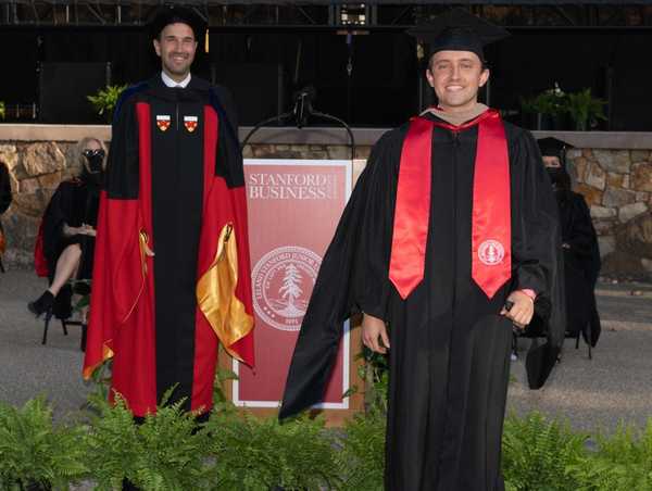 Graduado en Stanford afirma que urge transición a la educación multidireccional en el Paraguay - La Clave