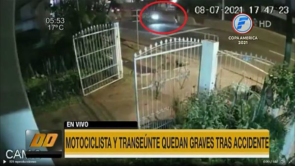 Motoqueiro arrolló a a una mujer y ambos terminaron en el hospital