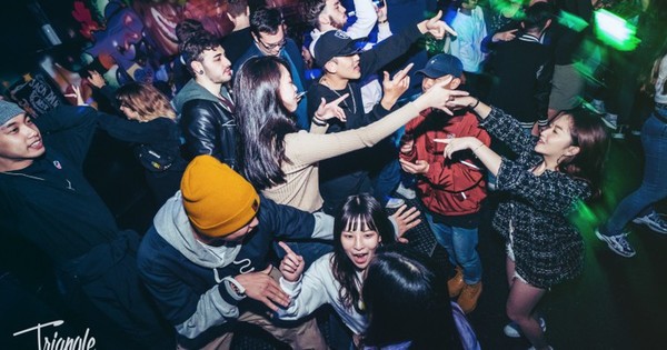 La Nación / Francia abre sus discotecas tras 16 meses de cierre
