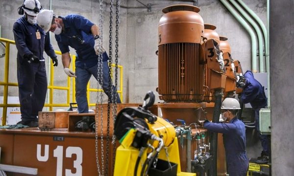 Técnicos inspeccionan sistema regulador de velocidad de la Unidad 13 de la Itaipú – Diario TNPRESS