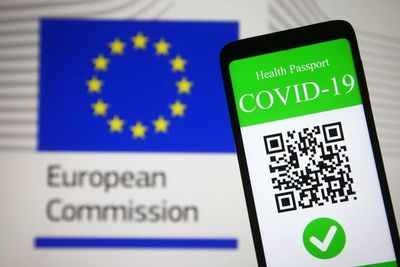 España y Francia piden "prudencia, vacunación y certificado" para viajar | El Independiente