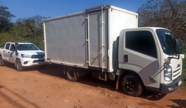 Recuperan camión robado en asalto - Nacionales - ABC Color