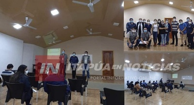 CAPACITACIÓN DE VACUNADORES SOBRE LA VACUNA PFIZER EN ITAPÚA.