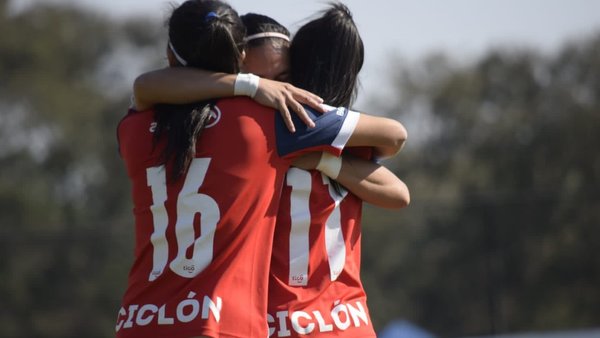 Paliza de Cerro en el fútbol femenino