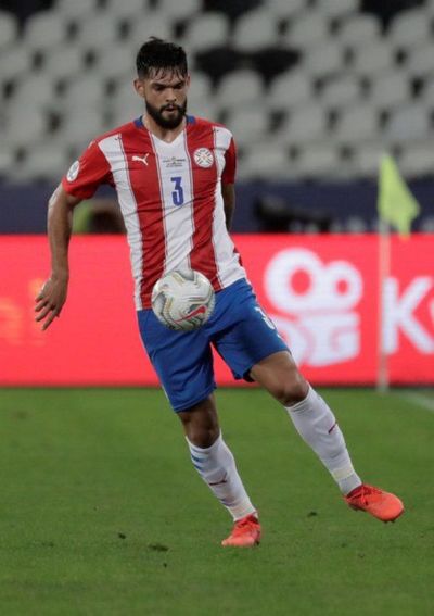 Valencia y Hertha Berlín acuerdan cesión de Omar Alderete