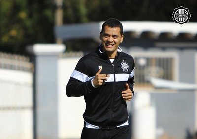 William Mendieta ya entrena en Olimpia