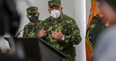 La Nación / Unos 17 ex militares estarían implicados