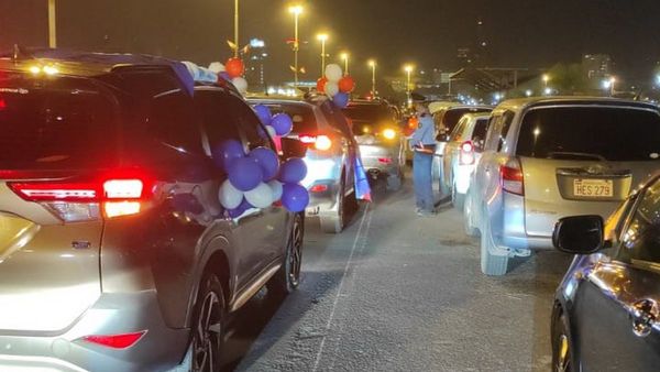 Padres exigen priorizar dosis en niños para regresar a las clases