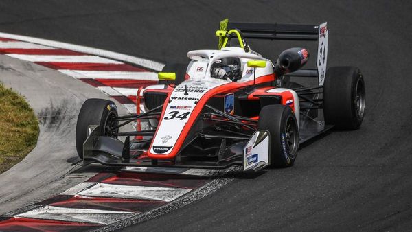 Joshua Duerksen corre la Fórmula 3 en Hungaroring