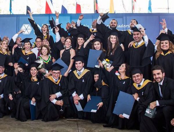 Banco Atlas e INCAE firman una alianza - Empresariales - ABC Color