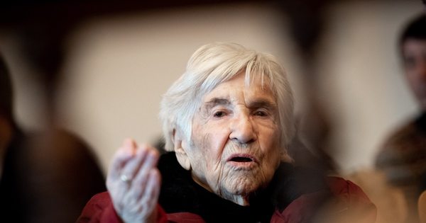 La Nación / Fallece Esther Bejarano, una de las últimas sobrevivientes de la orquesta de Auschwitz
